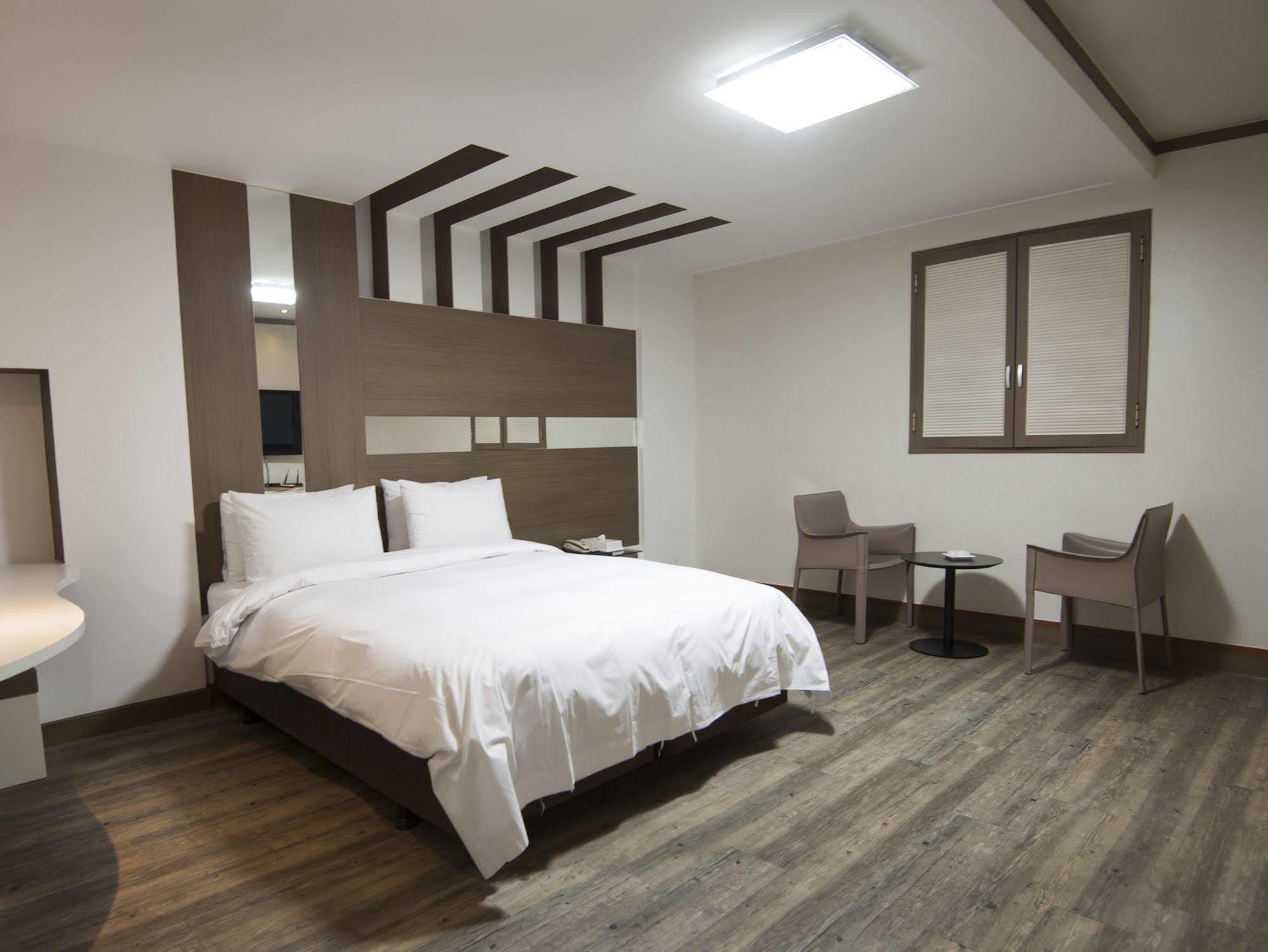Hotel Tate Suwon Exterior foto